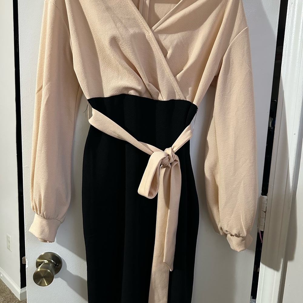 SHEIN Cream and Black Long Sleeve Dress